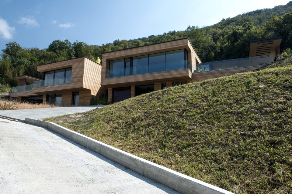 Immagine per Ville residenziali in legno con parapetti in vetro sul Lago d’Iseo - 3