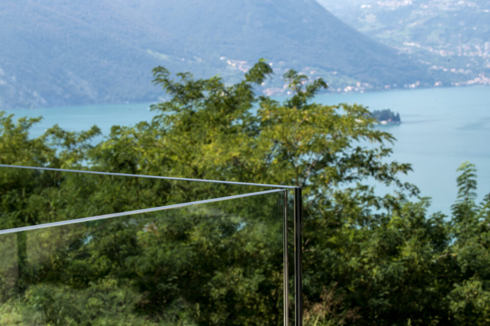 Immagine per Ville residenziali in legno con parapetti in vetro sul Lago d’Iseo - 7