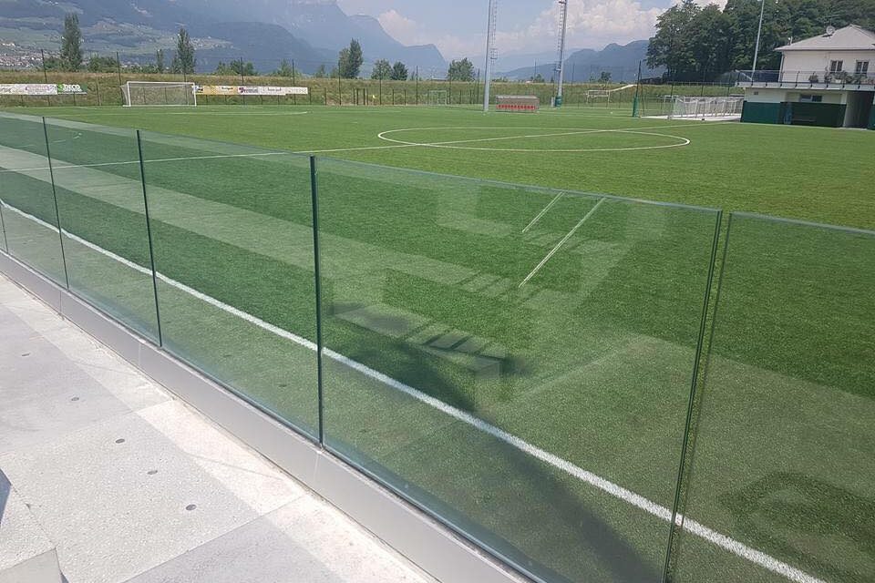 Immagine per Tribuna con parapetto in vetro - 2