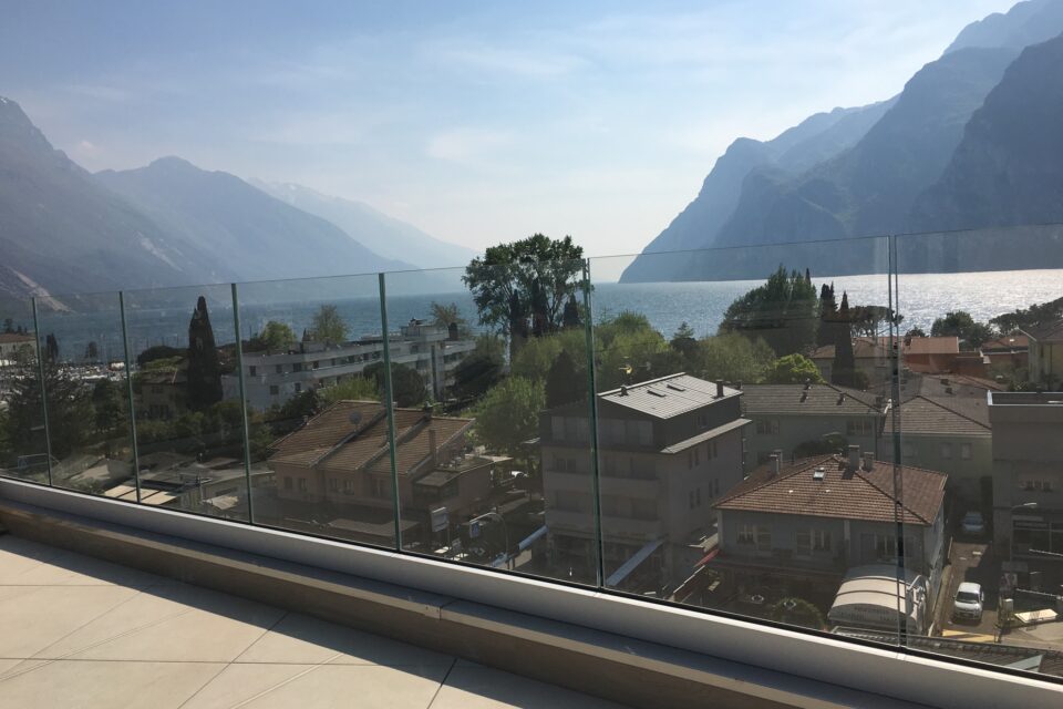 Immagine per Parapetto in vetro con profilo guida a Riva del Garda - 2