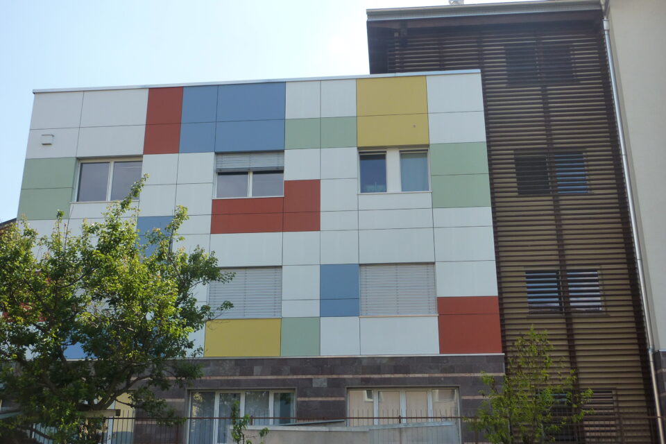 Immagine per Scuola a colori in hpl a Albiano - 2