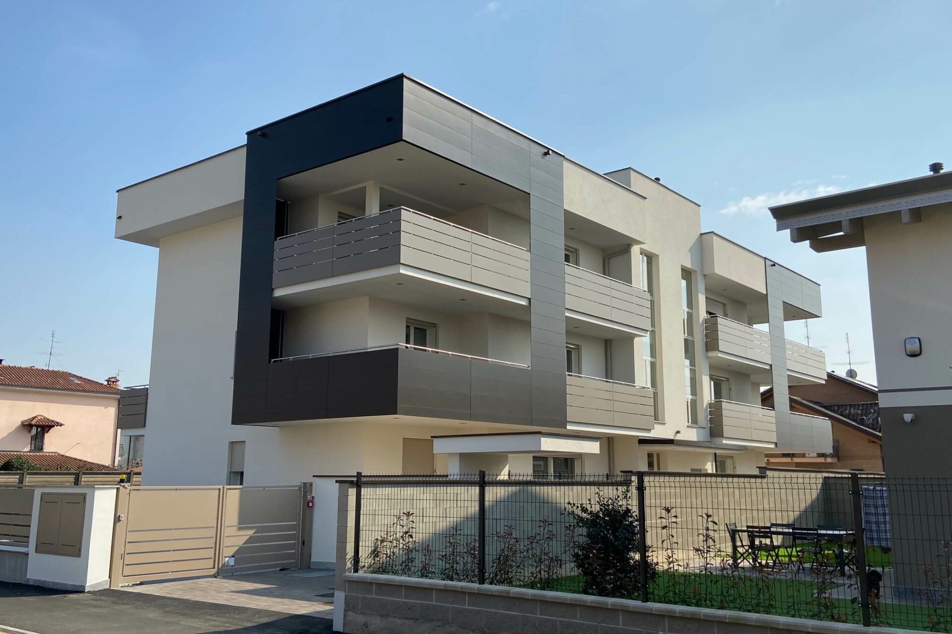 Immagine per Condominio e villette a Misinto