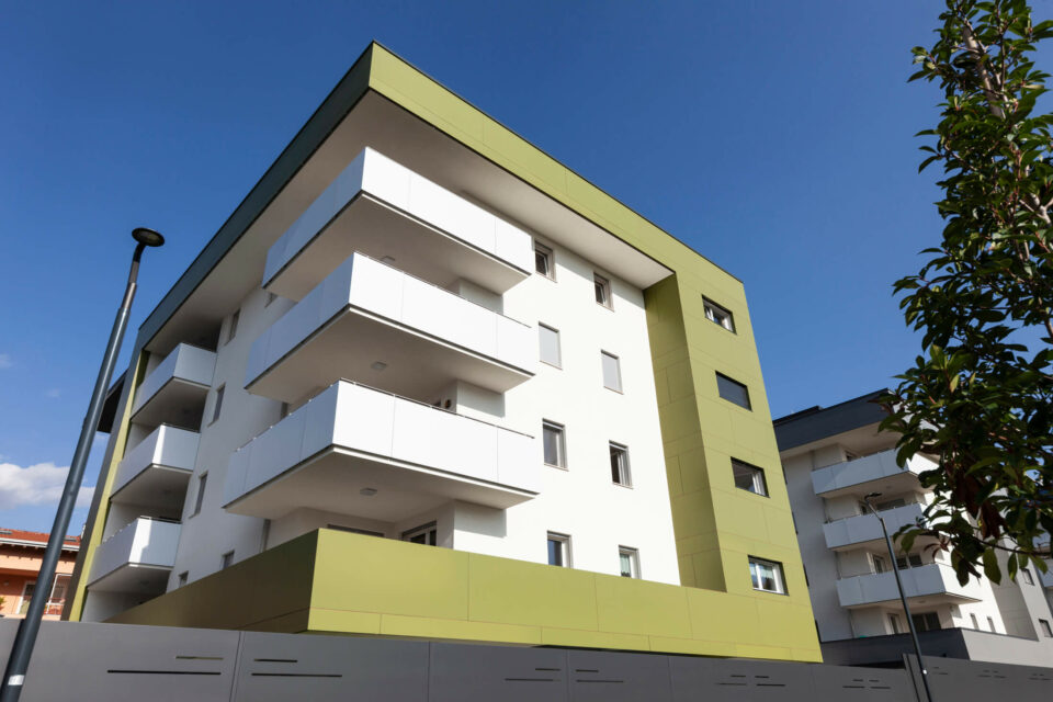 Immagine per Residenza con facciata e parapetti in HPL - 3
