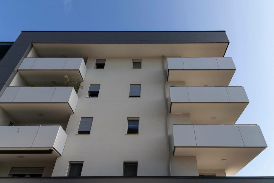 Immagine per Residenza con facciata e parapetti in HPL - 4