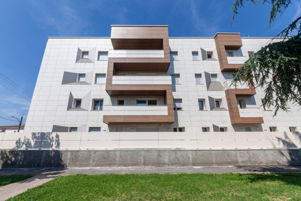 Immagine per Balconi e facciata in HPL condominio Vita - 3