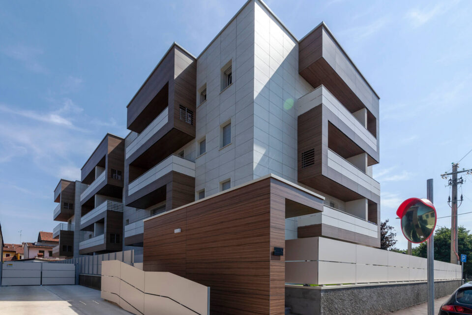 Immagine per Balconi e facciata in HPL condominio Vita - 2