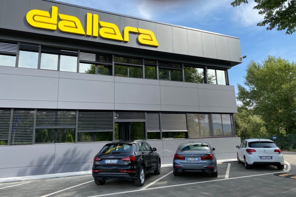 Immagine per Restyling capannoni Dallara - 9