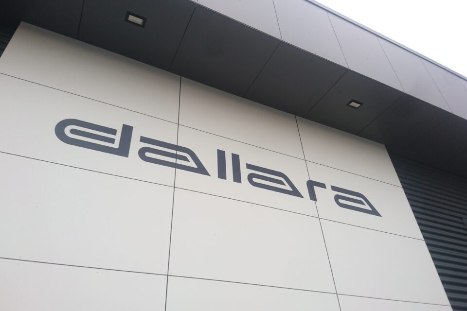 Immagine per Restyling capannoni Dallara - 10