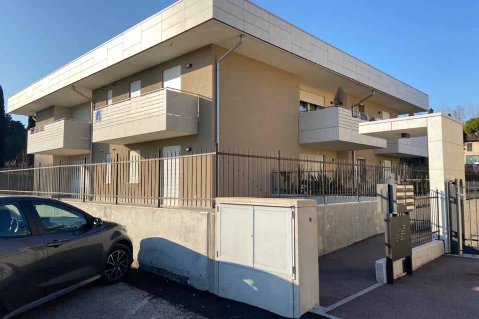 Immagine per Balconi e pensiline in HPL Impresa Modena - 3