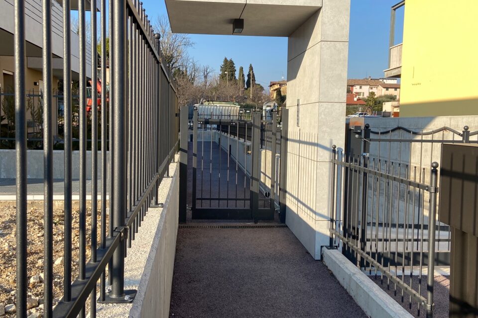 Immagine per Balconi e pensiline in HPL Impresa Modena - 6
