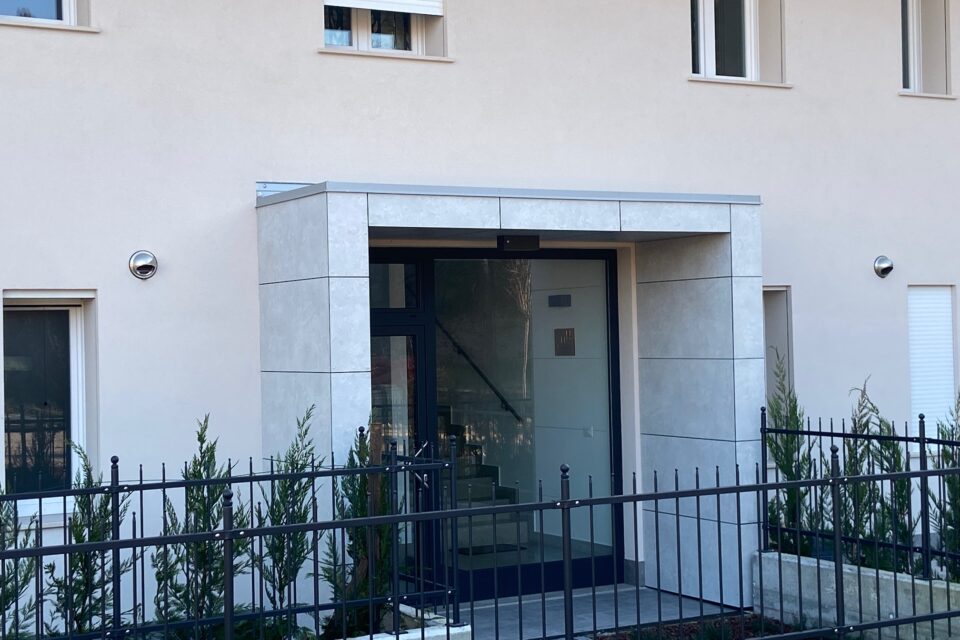 Immagine per Balconi e pensiline in HPL Impresa Modena - 5